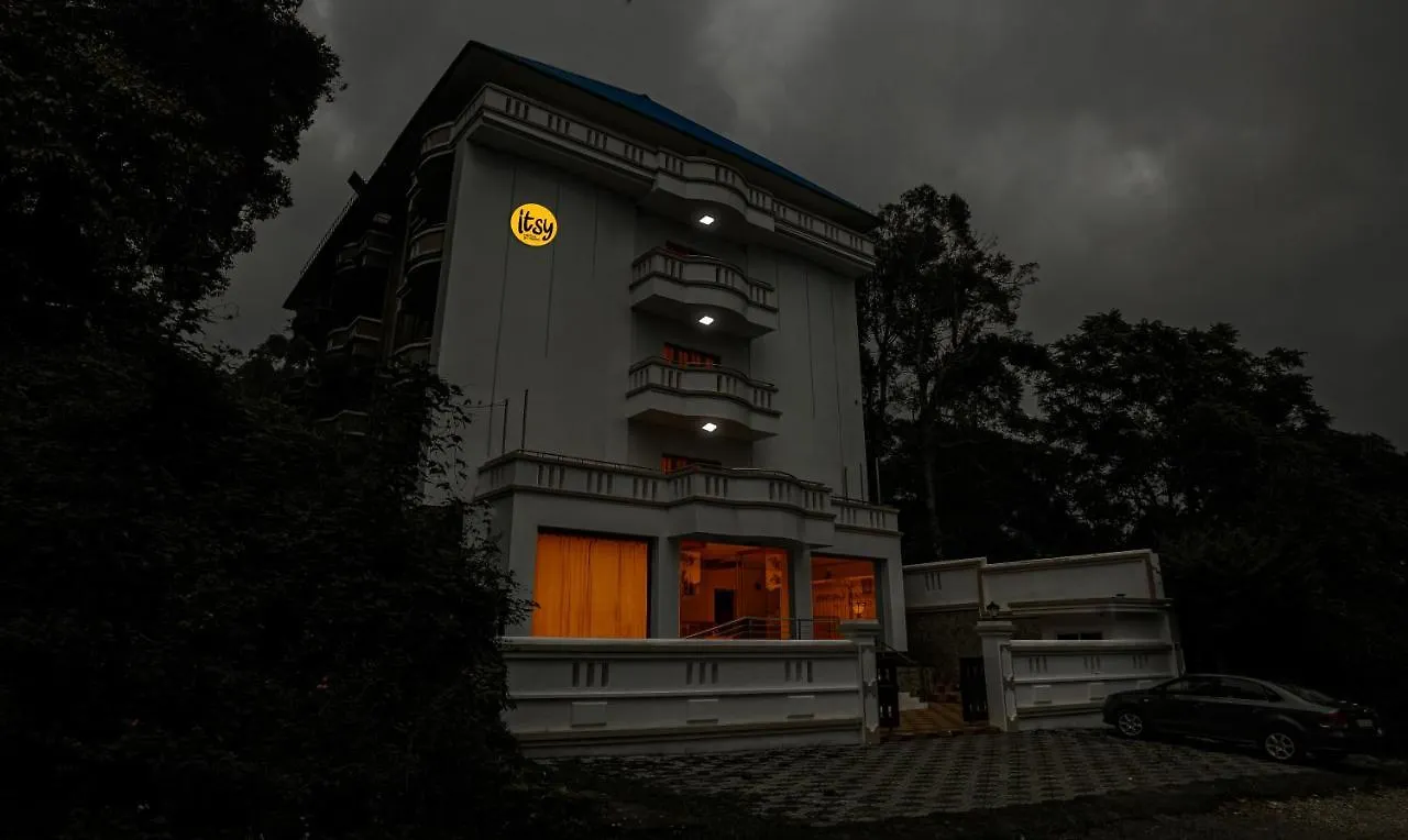 Itsy Hotels Classiyo Munnar Crown Resorts With Balcony